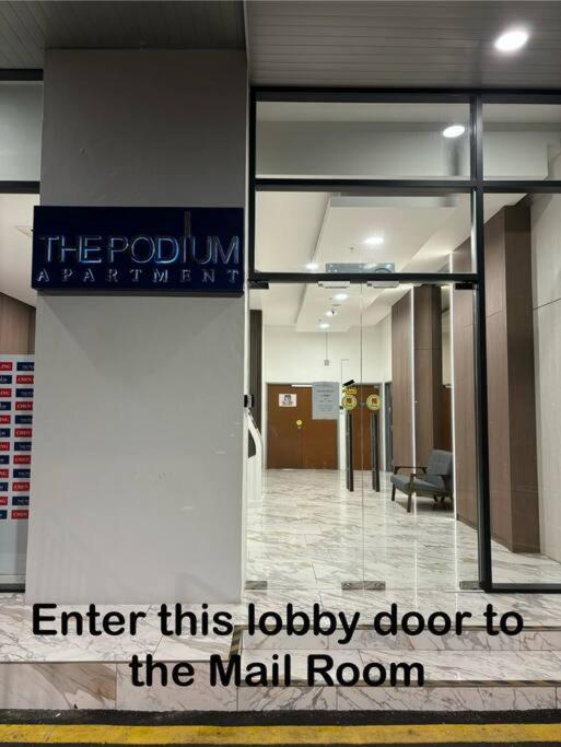 Podium _7Pax@Aeon Mall クチン エクステリア 写真