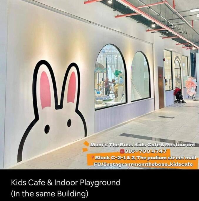 Podium _7Pax@Aeon Mall クチン エクステリア 写真
